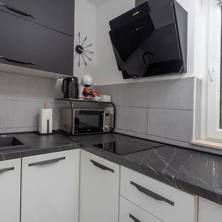 Pera Διαμέρισμα Χβαρ