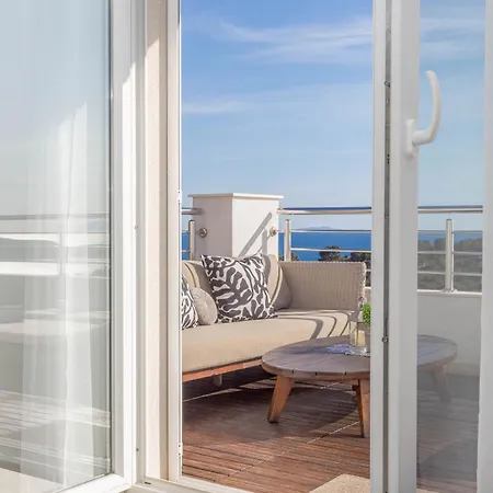Pera Apartment *