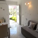 Pera *