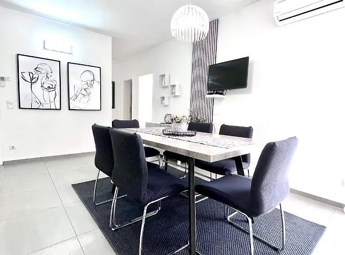 Pera *